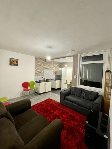 Room in a Shared House, Maud Street, NG7 - Photo 4