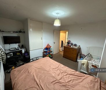 2 bedroom semi-detached house to rent - Photo 3
