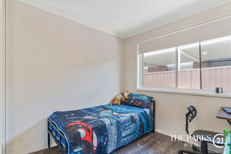 Modern Family Home - Photo 5