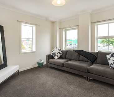 Modern Apartment in Papakura - Photo 4