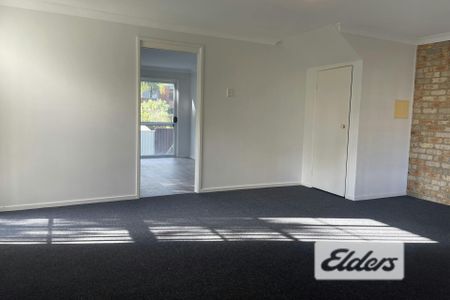 4 BEDROOM TOWNHOUSE - Photo 3