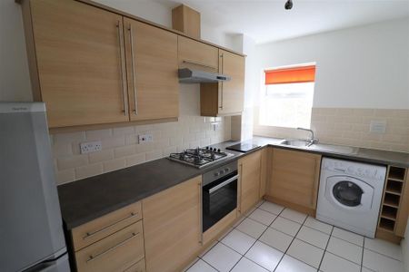 2 bedroom flat to rent - Photo 4