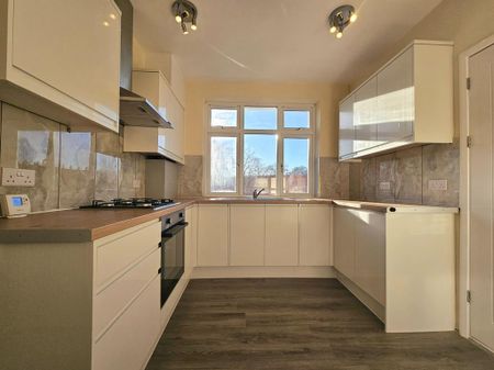 1 bedroom in a house share to rent - Photo 4