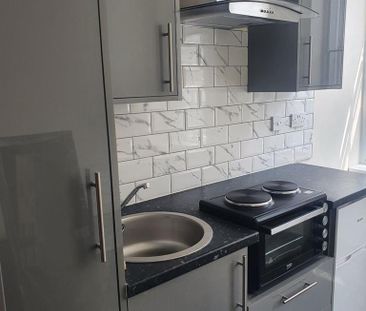 Mixed use to rent - Photo 3