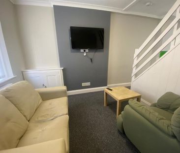 2 bedroom private hall to rent - Photo 1