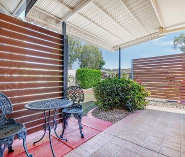 Lovely 4 Bedroom home with Side Access - Photo 5