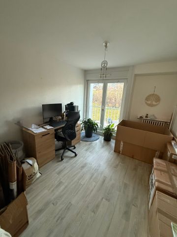 Location - Appartement T3 - 69 m² - Villers-le-Lac - Photo 3