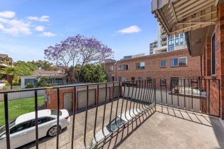 FULLY RENOVATED, TWO BEDROOM APARTMENT! - Photo 3