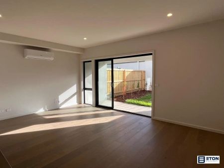 30 Saltmarsh Crescent, Point Cook VIC 3030 - Photo 3