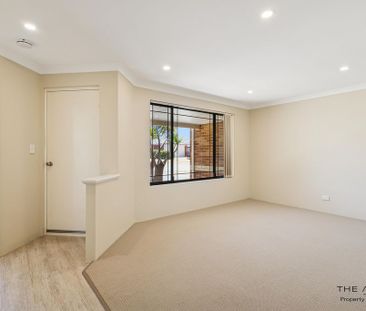 Spacious Family Home with Large Backyard - Photo 1