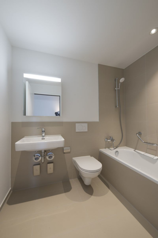 Moderne 4.5 Zimmer-Wohnung mit Waschturm - Photo 3