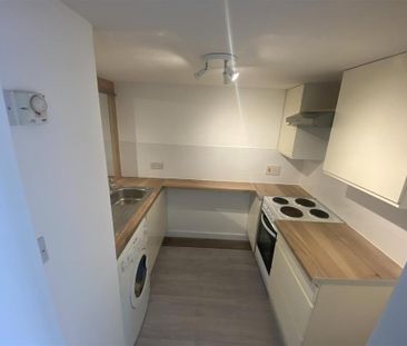 Studio to rent - Photo 6