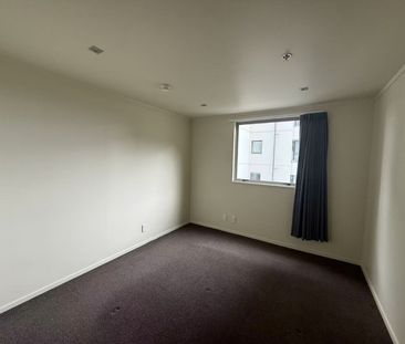 ‘Stones throw from Skytower’ - Photo 5