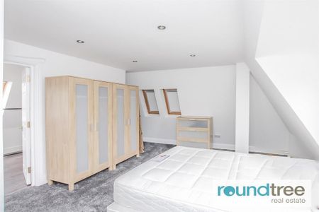 4 bedroom detached house to rent - Photo 4