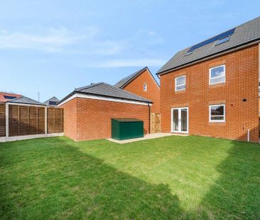 4 bedroom detached house to rent - Photo 5