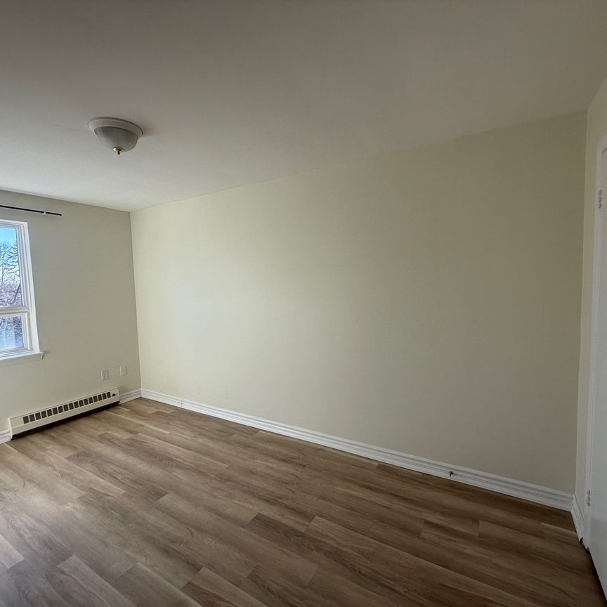 For Lease - 1852 Lakeshore Road Unit# 2, Mississauga, Ontario - Photo 1