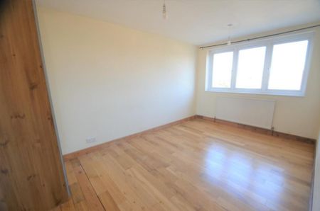3 bedroom flat to rent - Photo 5