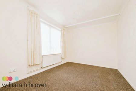 Epping Close - Photo 2