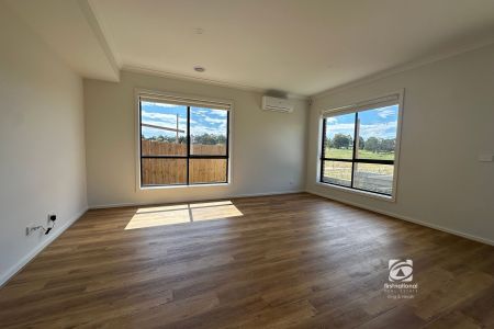 MODERN FAMILY HOME - Photo 2