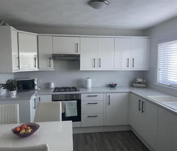 3 bedroom terraced house to rent - Photo 3