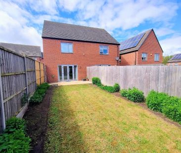 3 bedroom semi-detached house to rent - Photo 5