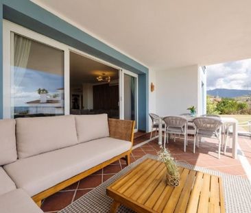 3 Bedroom Apartment For Rent in Benahavís, Málaga - Photo 2