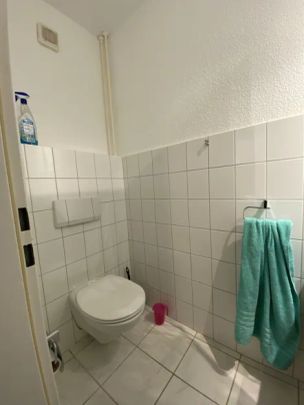 Befristet - Möbliert - 3-Zimmer-Wohnung mit PKW-Garagenstellplatz! - Foto 1