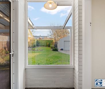 Charming CBD Cottage with Character & Sunlit Living - Photo 1