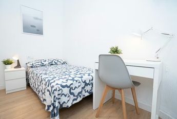 Carrer Honorato Juan, Valencia, Valencian Community 46007