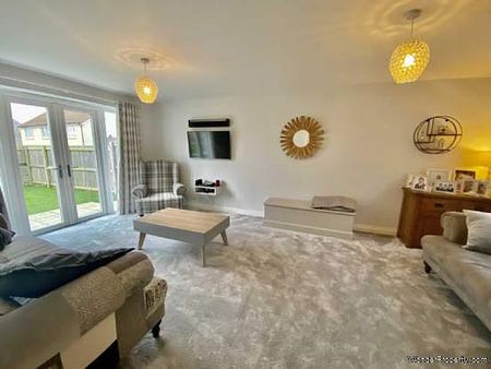 4 bedroom property to rent in Somerton - Photo 2