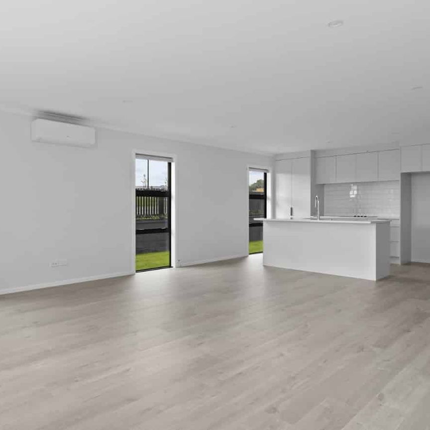 Four bedroom family home - Photo 1