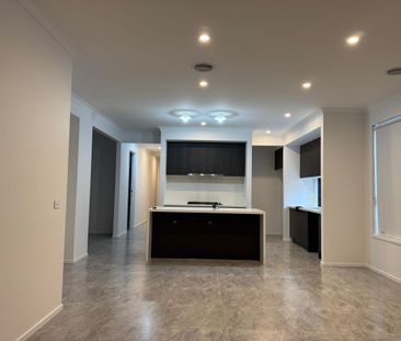 Spacious Family Living in Prime Tarneit Location - Photo 3