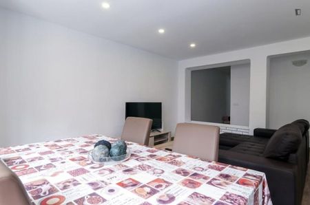 Carrer de la Reina, Valencia, Valencian Community 46011 - Photo 5