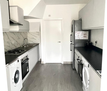 1 bedroom in a house share to rent - Photo 3