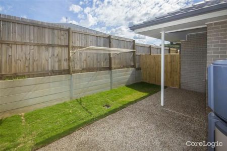 Cozy 3 Bedroom Duplex! - Photo 3