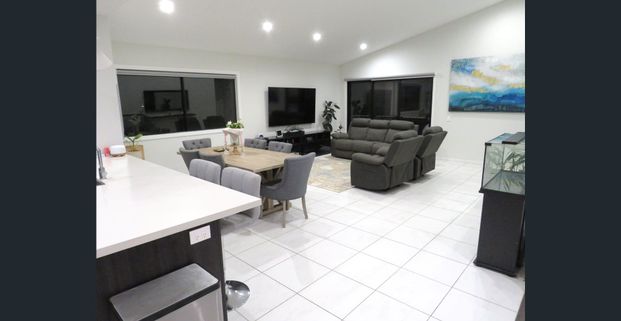 Charming Family Home with solar!! - Photo 1