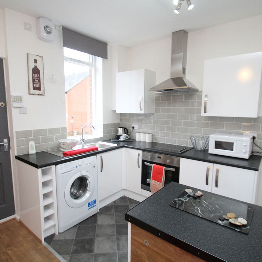 3 Bed - 19 Pennington Street, Woodhouse, Leeds - LS6 2JP - Student - Photo 1