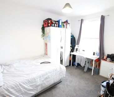 6 Bed Detached House, Donnington Road, RG1 - Photo 1