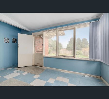 14 Kemp Avenue, Mount Waverley, Vic 3149 - Photo 1
