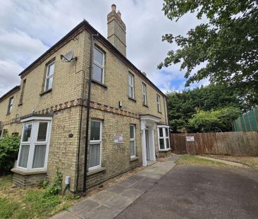 3 bedroom end of terrace house to rent - Photo 1