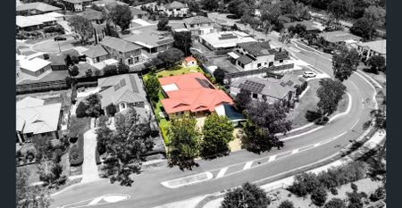 Spacious Family Home With Multiple Living Areas | Gard.maint.included | 5kw Solar Panels | Within School Catchment - Photo 5