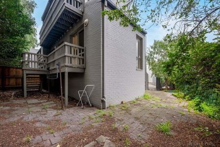 North Melbourne - Photo 3