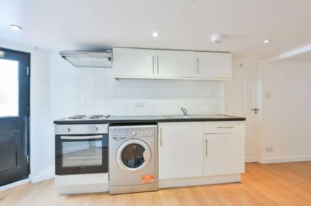 Studio to rent - Photo 5