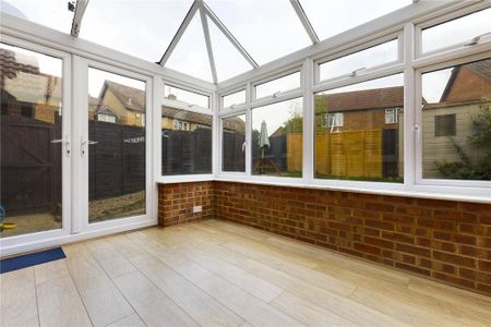 3 bedroom semi-detached house to rent - Photo 5