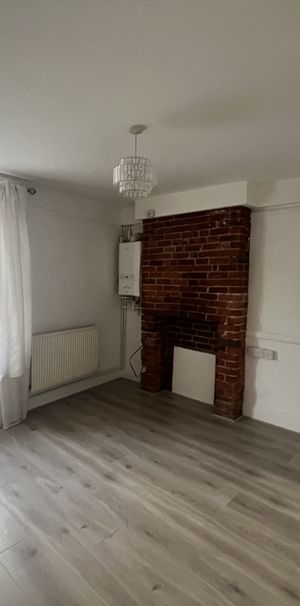 High Road, Great Yarmouth, Gorleston - Photo 1