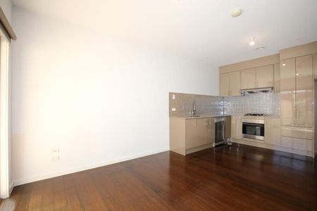 Stunning Unit in Unbeatable Location! - Photo 2