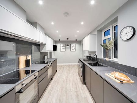 Woodbridge Road Room 5 - Photo 3