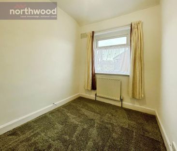 3 bedroom semi-detached house to rent - Photo 6