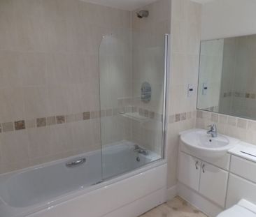 Altamar Apartments, Swansea, SA1 - Photo 4