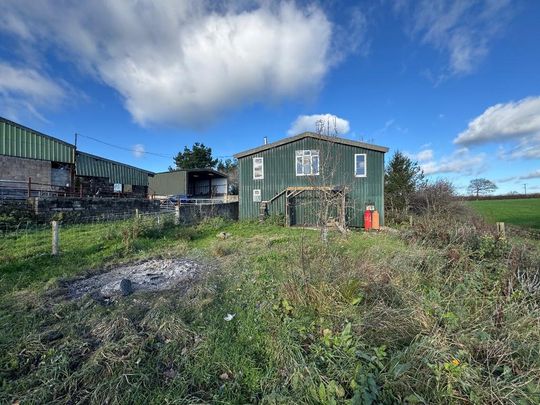 2 bedroom barn conversion to rent - Photo 1